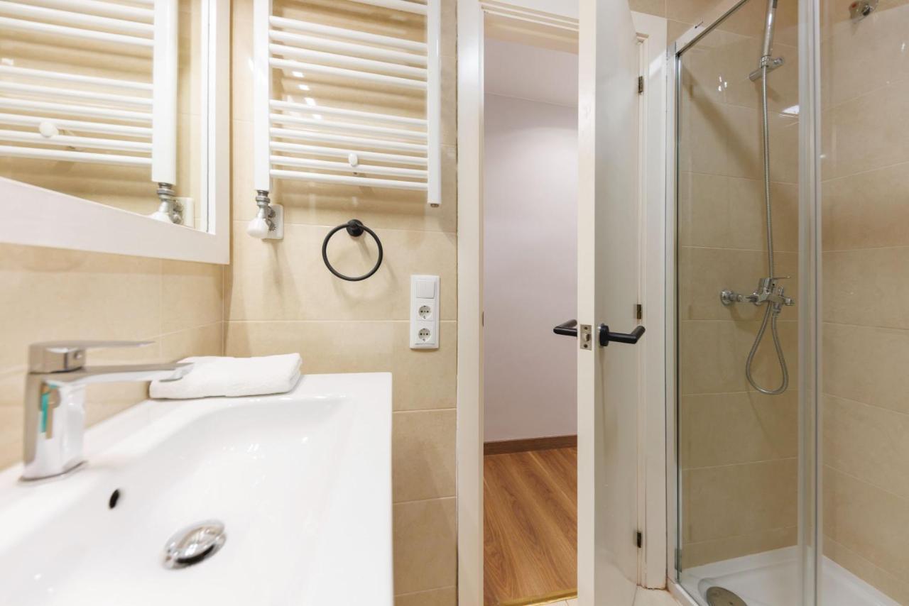 Bravissimo Figuerola, Spacious 3-Bedroom Apartment Girona Dış mekan fotoğraf