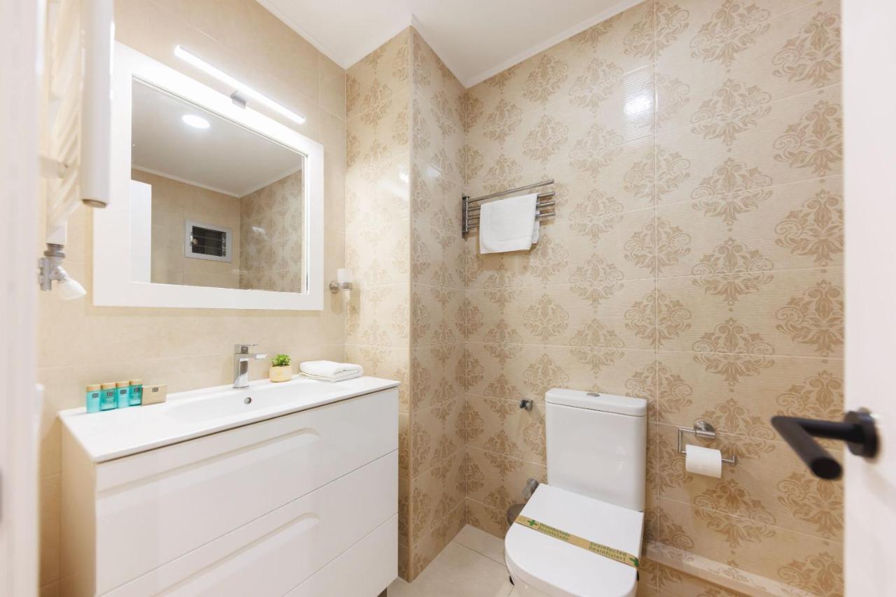 Bravissimo Figuerola, Spacious 3-Bedroom Apartment Girona Dış mekan fotoğraf